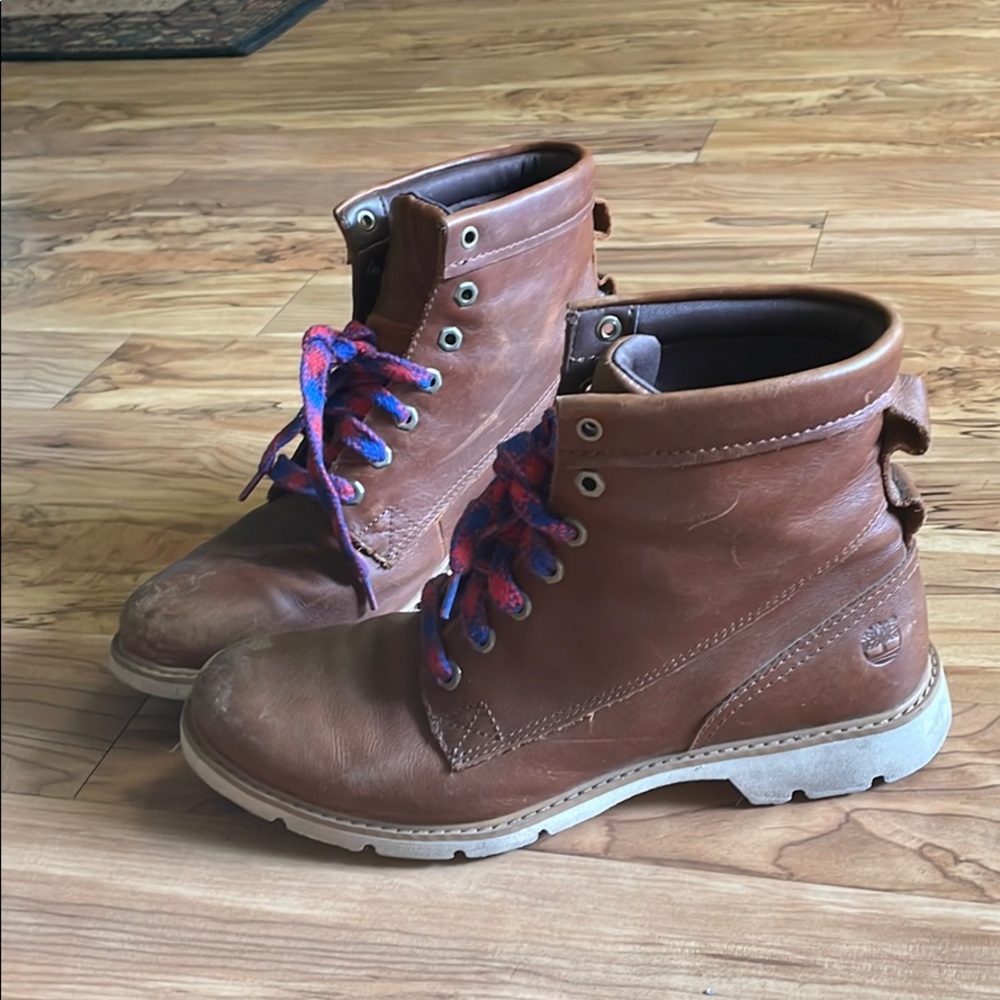 Waterproof timberland boots chestnut colored 8.5